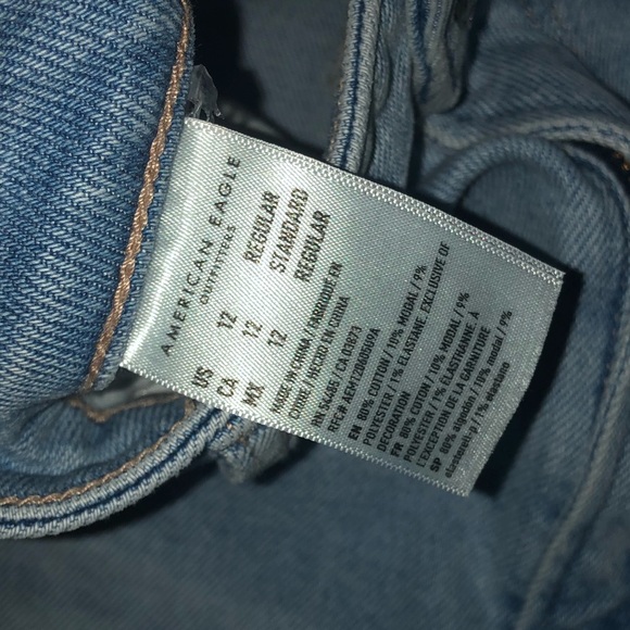 Light wash American eagle mom jeans - Picture 4 of 4